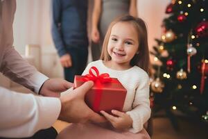 Mama und Papa mit Tochter schmücken das Weihnachten Baum drinnen. generativ ai. foto