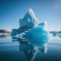 majestätisch Eisberg umgeben durch kleiner Eis Schollen foto