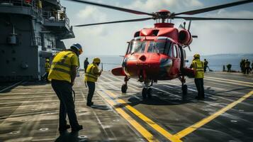 Hubschrauber Landung auf das Deck von ein Schiff foto