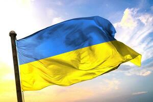 Ukraine 3d Rendern Flagge winken isoliert Himmel und Wolke Hintergrund foto