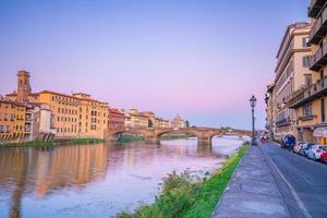 Florenz Stadt und der Fluss Arno in der Toskana foto