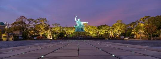 Friedensstatue im Nagasaki-Friedenspark, Nagasaki, Japan foto