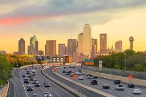 Dallas Innenstadt Skyline in der Dämmerung, Texas foto