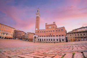 piazza del campo in siena, italien foto