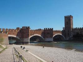 Castelvecchio-Brücke auch bekannt als Scaliger-Brücke in Verona