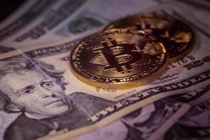 Bitcoin und Dollar, Bitcoin kaufen, Bitcoin-Tausch foto