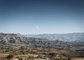 malerische aussicht auf landschaft und hügellandschaft in der nähe von lalibela, äthiopien foto