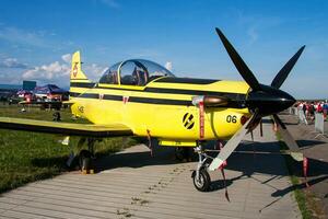 Militär- Trainer Flugzeug beim Luft Base. Luft Macht Flug Betrieb. Luftfahrt und Flugzeug. Luft Verteidigung. Militär- Industrie. fliegen und fliegend. foto