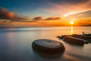 das Sonne setzt Über das Ozean mit Felsen im das Wasser. KI-generiert foto