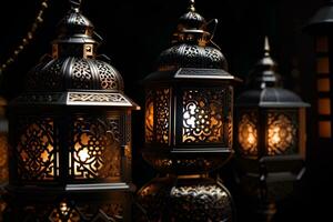 dekorativ Arabisch Laternen mit Verbrennung Kerzen Innerhalb auf dunkel Hintergrund. festlich Gruß Karte, Einladung zum Muslim heilig Monat Ramadan karem. ai generativ foto
