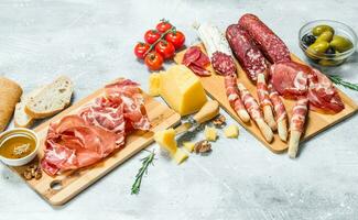 Antipasti Hintergrund. Vielfalt von Italienisch Snacks. foto