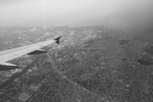 Original Aussicht von Truthahn von das Fenster von Flugzeug fliegend Über es foto