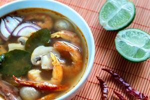 thailändisch Tom lecker Suppe foto