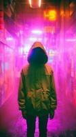 ein Person im ein Kapuzenpullover Stehen im ein Neon- zündete Gasse generativ ai foto