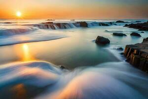 ein schön Sonnenuntergang Über das Ozean mit Wellen abstürzen in Felsen. KI-generiert foto