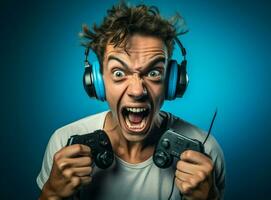 Mann Porträt Spielen Joystick Video Hobby schreiend Schüler Ausdruck Spieler Kopfhörer spielen Kerl Freizeit foto