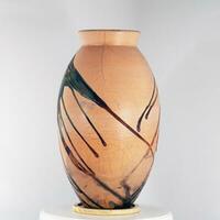 raku Keramik Keramik Vase Regenbogen Aurora texturiert Muster Zuhause Dekor Stück von raaquuu durch adil Ghani von Malaysia foto