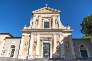 basilika di san valentino in terni foto