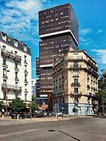 Kontrast von Zeit uralt und modern die Architektur im Paris' 13 .. Kreis foto