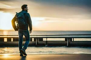 ein Mann mit ein Rucksack Gehen entlang das Strand beim Sonnenuntergang. KI-generiert foto