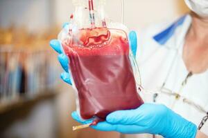 Blut Plasma im das Center von Transfusiologie und Spende. foto