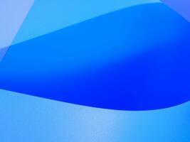 Nahansicht Blau gebogen Blätter von Papier foto