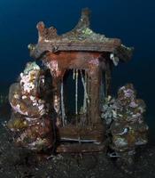 künstliches unterwasserriff in bali. foto