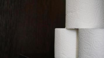 Toilettenpapier ist in der Krise ein Muss foto