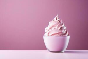 schaumig Eis Sahne Delikatesse serviert elegant Hintergrund mit leeren Raum zum Text foto