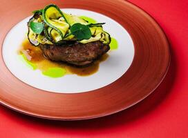 Grill trocken alt wagyu Filet Steak mit gegrillt Zucchini foto