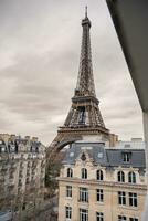 Eiffel Turm Aussicht von Hotel Zimmer, Paris. foto