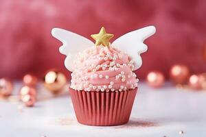 ai generativ. Rosa Weihnachten Cupcake mit Engel Flügel und ein Star auf oben foto