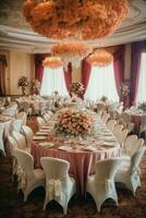 Hochzeit Bankett Tabelle dekoriert mit Blumen und Tischdecke, ai generativ foto