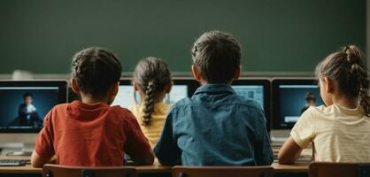 Gruppe von Kinder Sitzung im Klassenzimmer, zurück Sicht. elementar Schule Ausbildung, ai generativ foto