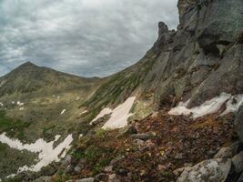 Berg schwierig Spur durch Western Sayans Kurumnik, Steine, Kopfsteinpflaster foto