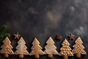 Lebkuchen Weihnachten Bäume hausgemacht Kekse. Winter Ferien Gebäck. oben Sicht, Kopieren Raum. ai generiert. foto
