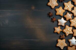 Weihnachten Lebkuchen hausgemacht Kekse dunkel hölzern Hintergrund, Kopieren Raum. Winter Ferien Gebäck. ai generiert. foto