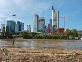 Fluss Main Hochwasser in Frankfurt am Main foto