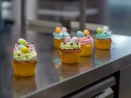 Ostern Pastell- handgemacht Gruppe von Muffins foto