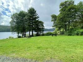 ein Aussicht von das Norden Wales Landschaft beim See wyrnwy foto