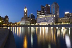 Nachtansicht der Innenstadt von Columbus Ohio foto