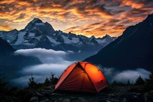 Zelt im das Berge beim Sonnenuntergang. wild Camping im das Berge. ai generativ foto