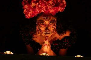 Calavera catrina Sitzung auf ein Thron. Zucker Schädel bilden. dia de los Muertos. Tag von das tot. Halloween. foto