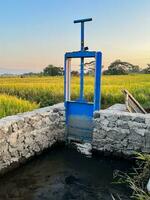 Schleuse Tor oder Wasser Tor nützlich zum regulieren Wasser erfüllen foto