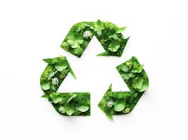 Grün Recycling Symbol mit Grün Blätter. ai generativ. foto