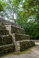 coba Maya Ruinen Pyramiden und Ball Spiel tropisch Urwald Mexiko. foto