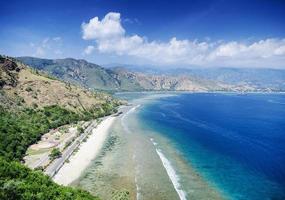 Cristo Rei Wahrzeichen tropischer Strand Landschaftsansicht in der Nähe von Dili Osttimor foto