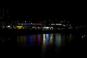 Nacht Landschaft auf das Spanisch Insel von Tenerife mit das Ozean im das Hintergrund foto