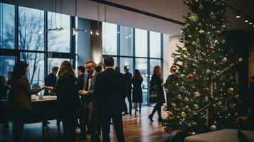 ai generativ Geschäft Menschen im Weihnachten Büro Sozial sammeln, treffen, Party foto