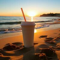 direkt am Strand Getränk Weiß Kaffee Tasse mit schwarz Stroh auf sandig Strand beim Sonnenaufgang zum Sozial Medien Post Größe ai generiert foto